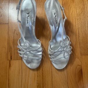 Multiple color shoes that no longer fit. Size 9